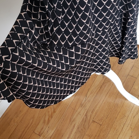 Black & Tan Geometric Dress with Ruffle He… - Picture 4 of 8